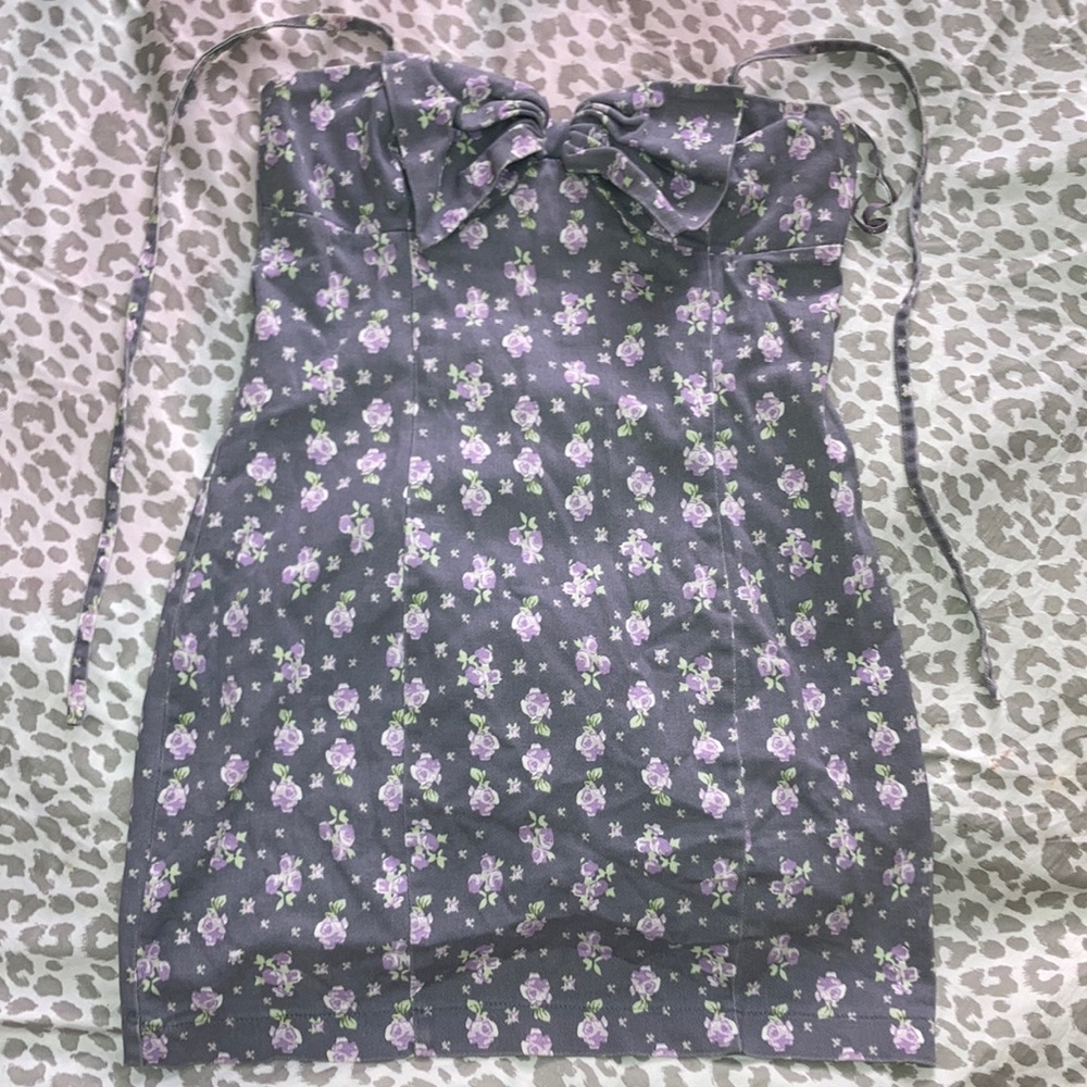 Rose Sleeveless Sweetheart Neck dress